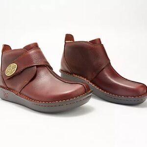 Alegria Caiti women's ankle boot in chestnut natural leather Size 41